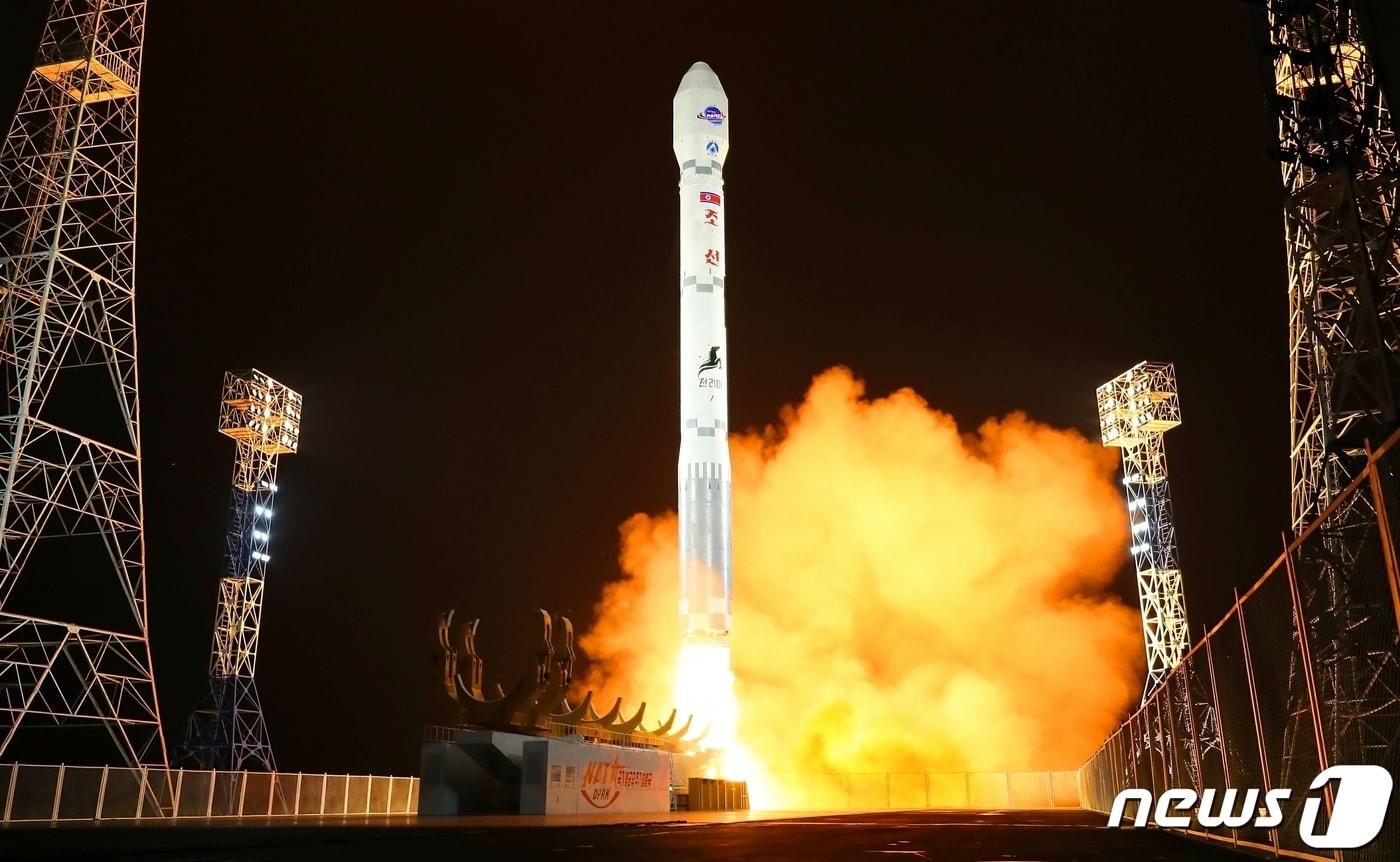 North Korea&#39;s launch of its military reconnaissance satellite Manryong-1 in November 2023 / Rodong Sinmun