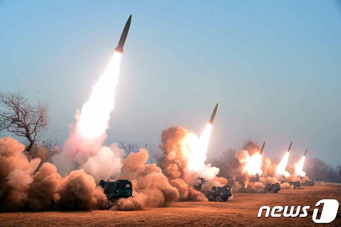 Short-range ballistic missile launch captured from North Korea / Rodong Sinmun