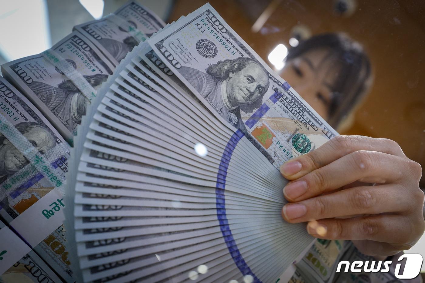 Dollar-Won Seen Easing as Yen Strength and Weaker Dollar Cool Bullish  Momentum - English News1