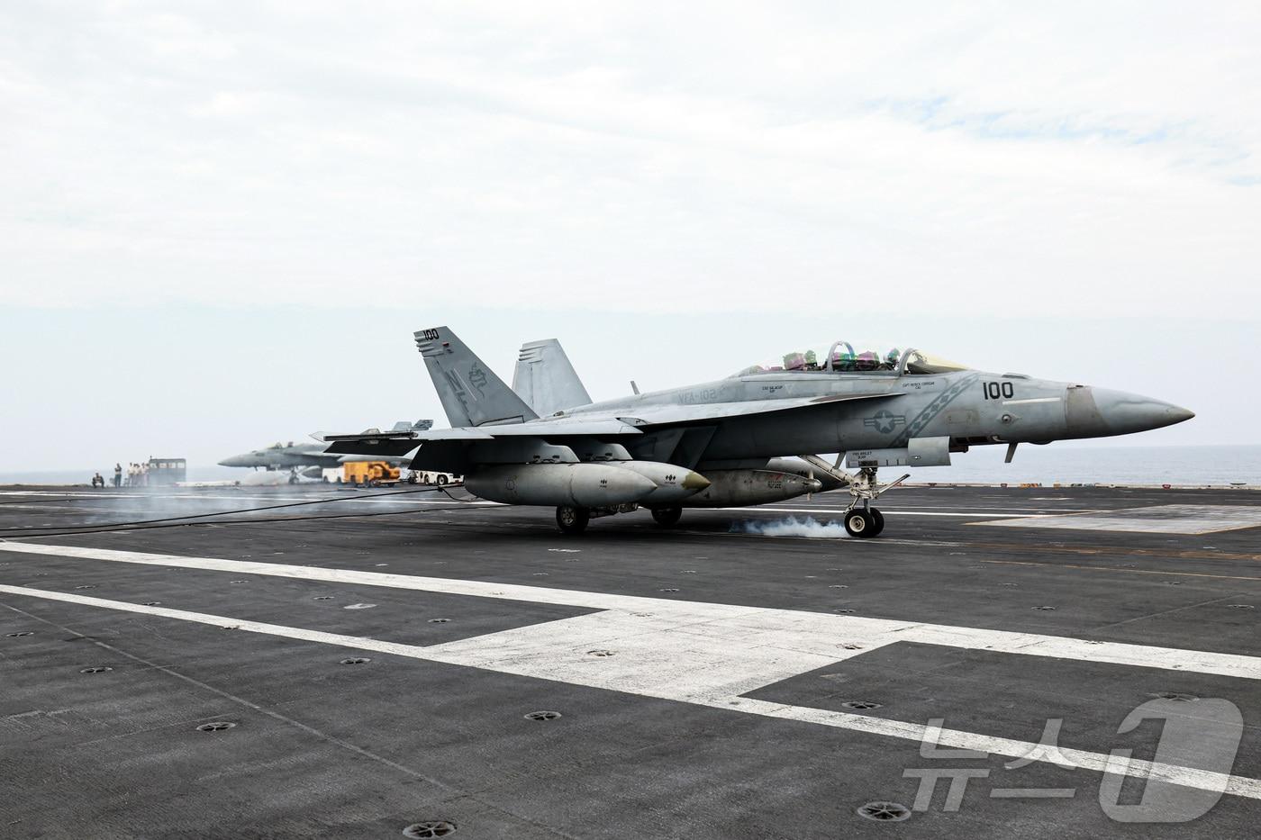 The multi-domain Freedom Edge 24-2 exercise conducted by South Korea, the U.S., and Japan on November 14 last year in the high seas south of Jeju Island &#40;Provided by Defense Media Agency&#41; 2024.11.14 / News1