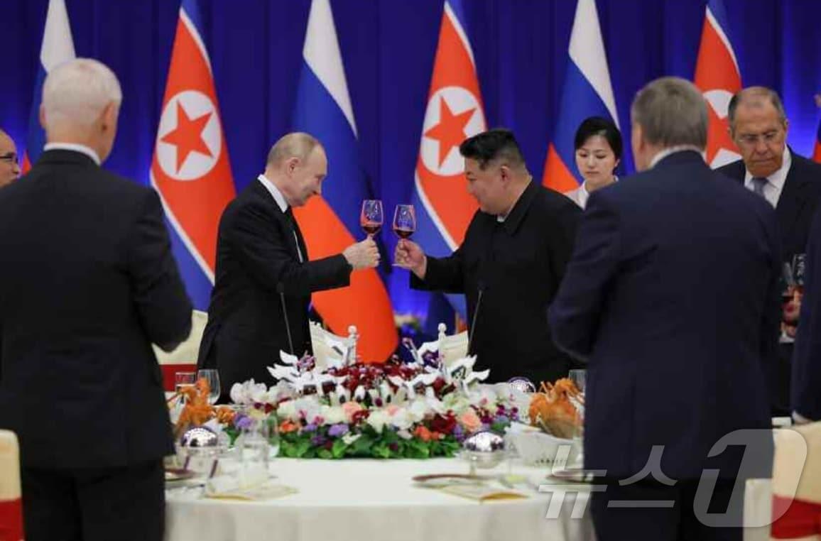 Russian President Vladimir Putin and North Korean Workers&#39; Party General Secretary Kim Jong Un