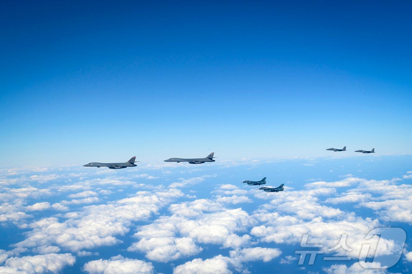 Two F-15K fighters of the Republic of Korea Air Force, two F-2 fighters of the Japan Air Self-Defense Force, and two B-1B Lancers of the United States conducted training exercises in international airspace near the Korean Peninsula. &#40;Photo Provided by U.S. 7th Air Force&#41; 2025.1.15