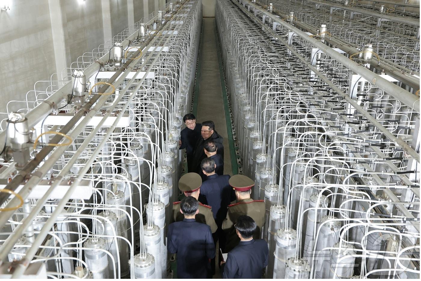 The Rodong Sinmun, the official newspaper of North Korea&#39;s Workers&#39; Party, reported on January 29 that Comrade Kim Jong Un conducted on-site guidance at a nuclear material production base and a nuclear weapons research institute, accompanied by Hong Sung-mu, First Vice Department Director of the Party&#39;s Military Industry Department / Rodong Sinmun