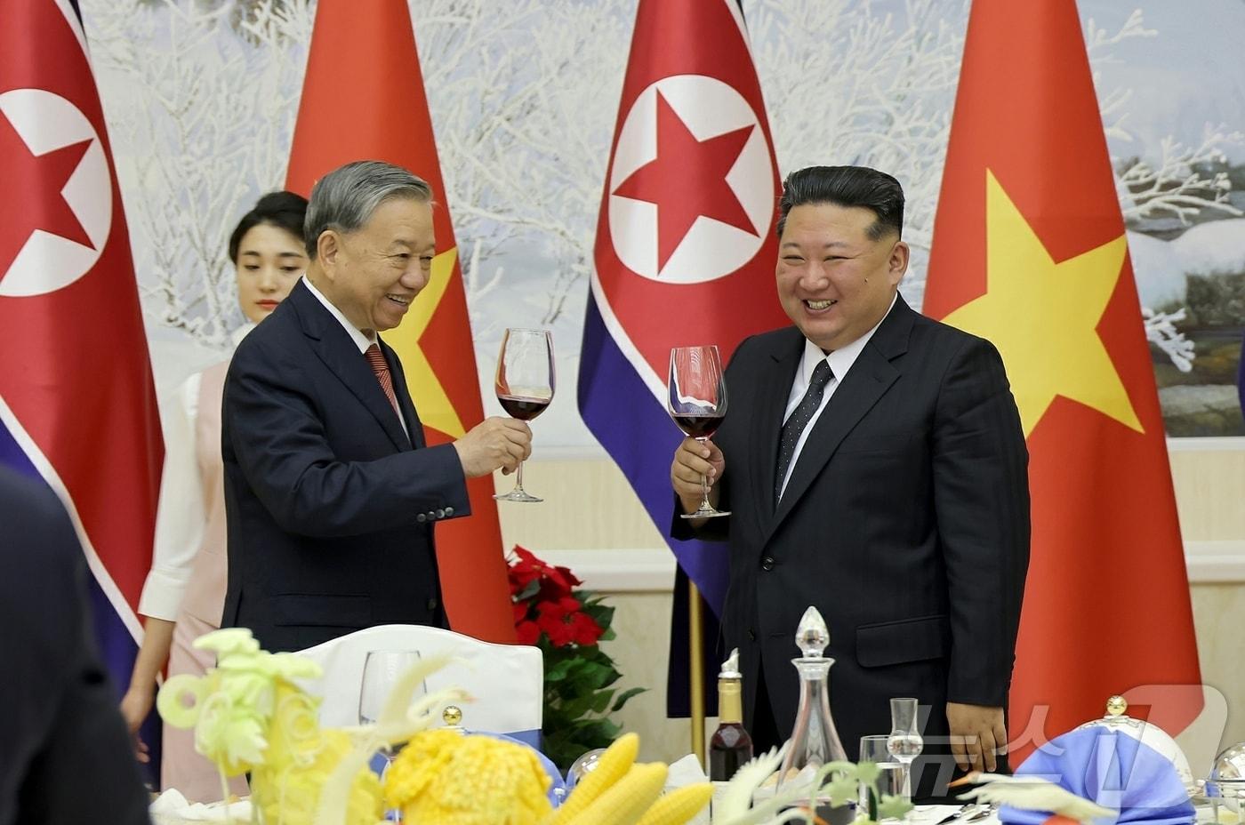 Last October, Vietnamese General Secretary Nguyen Phu Trong visited North Korea and is seen meeting with Kim Jong Un, General Secretary of the Workers' Party of Korea / Rodong Sinmun