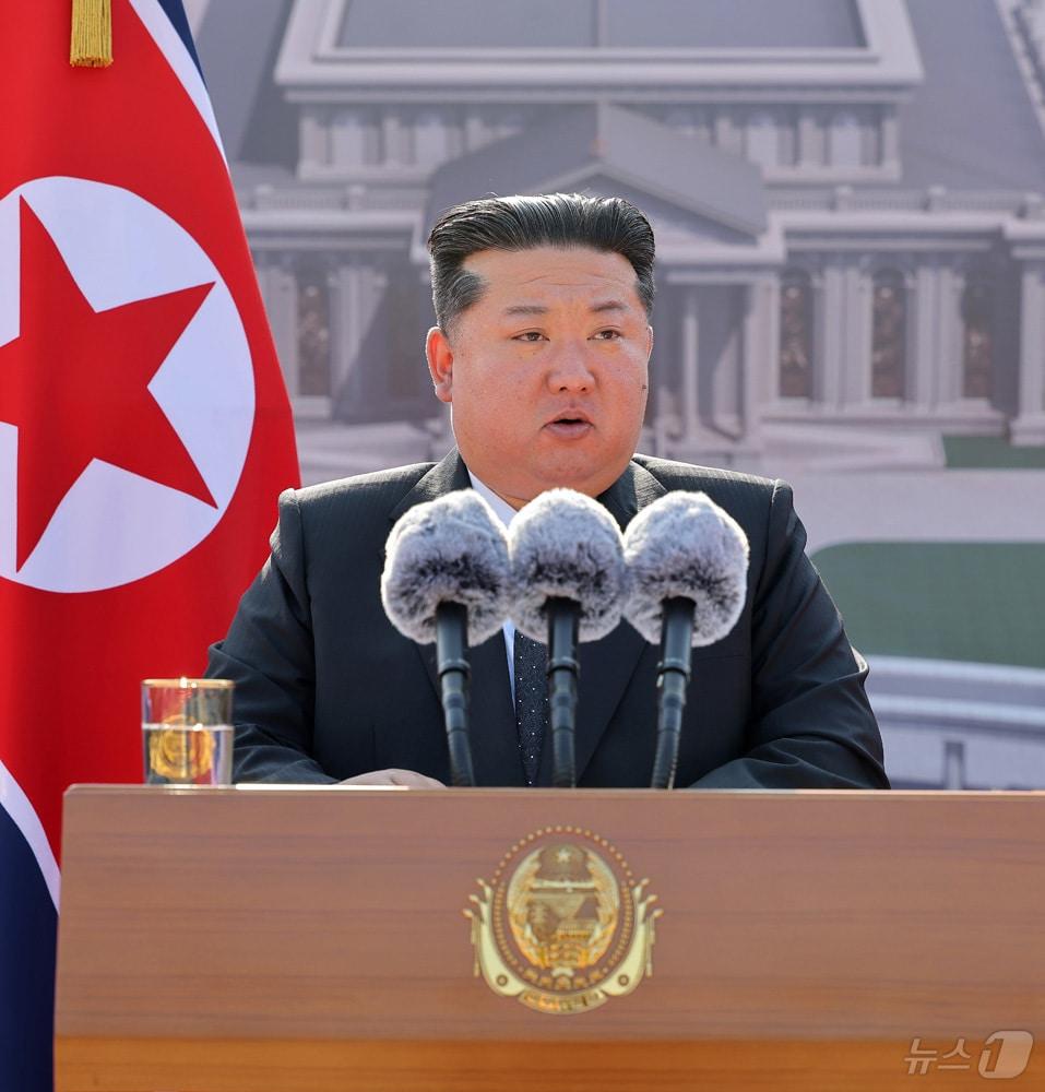 The Rodong Sinmun, the official newspaper of North Korea&#39;s Workers&#39; Party, reported on October 24 that the groundbreaking ceremony for the Overseas Military Operations Combat Merit Memorial Hall was solemnly held in the capital Pyongyang on the previous day under the observation of Comrade Kim Jong Un / Rodong Sinmun