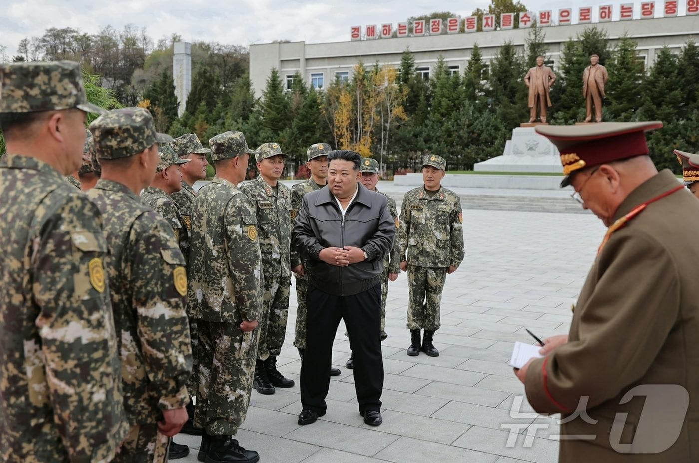 The Rodong Sinmun, the official newspaper of the Workers&#39; Party, reported on November 2 that Respected Comrade Kim Jong Un, General Secretary of the Workers&#39; Party of Korea and Chairman of the State Affairs Commission of the Democratic People&#39;s Republic of Korea, visited the headquarters of the Korean People&#39;s Army&#39;s 11th Corps on the previous day. The 11th Corps, known as the Storm Corps, is the special forces unit dispatched to Russia last year / Rodong Sinmun