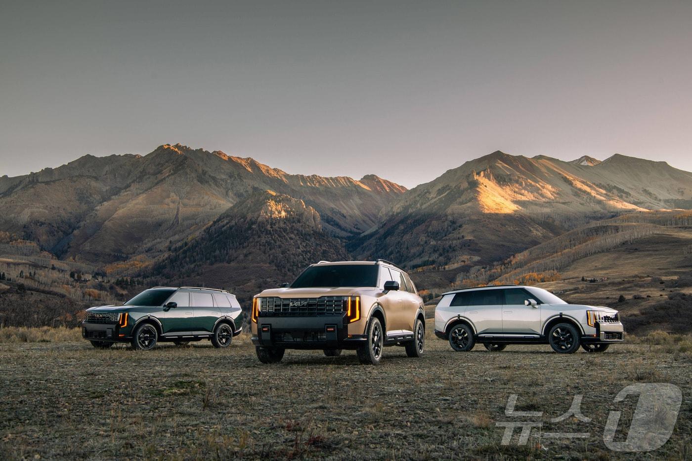 From left to right: New Telluride X-Line, New Telluride Off-Road Specialized Model X-Pro, New Telluride Hybrid (Provided by Hyundai Motor and Kia) / News1