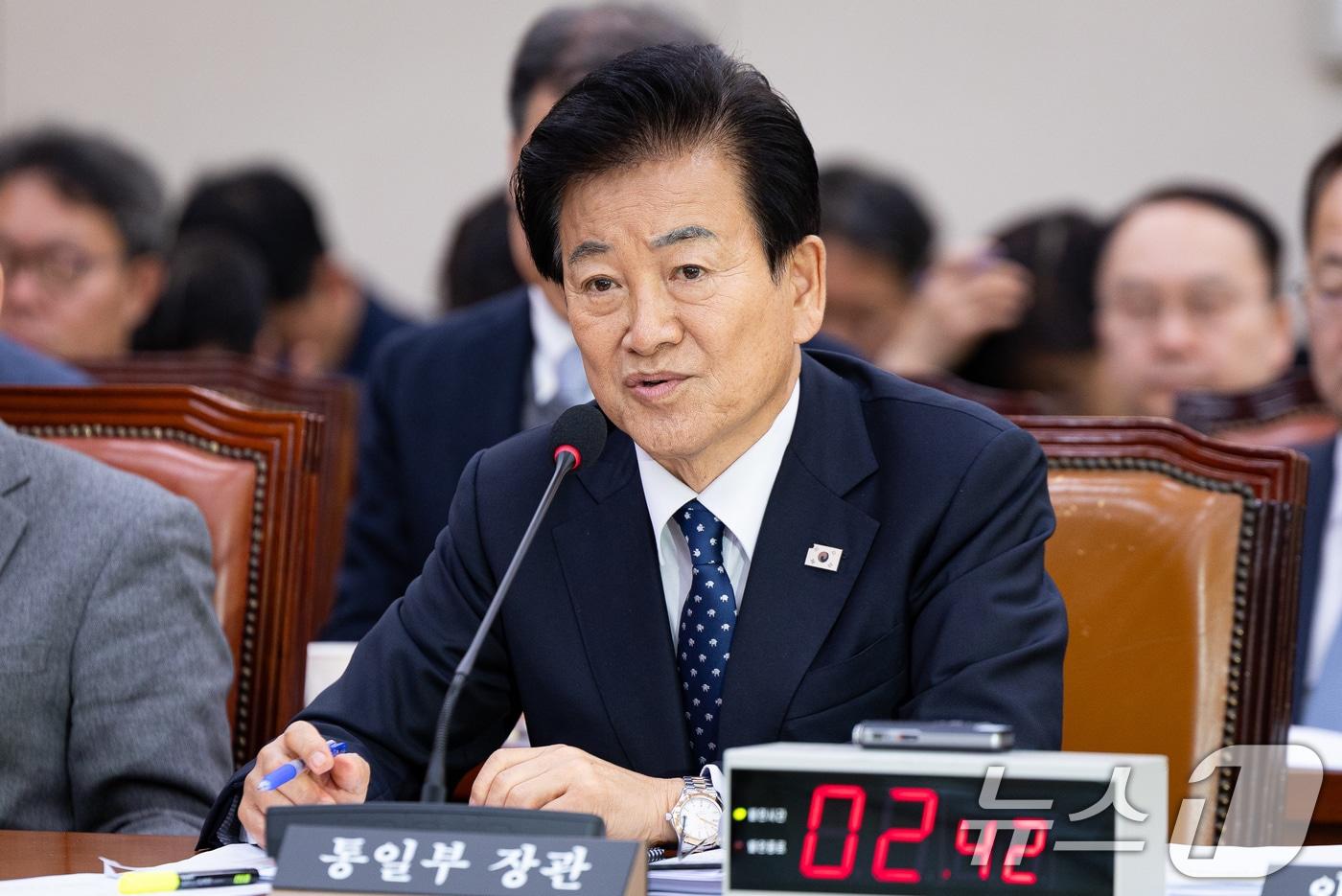 Unification Minister Chung Dong-young responds to lawmakers&#39; questions during the 7th plenary session of the Foreign Affairs and Unification Committee at the 429th National Assembly &#40;Regular Session&#41; held at the National Assembly in Yeouido, Seoul, on November 28. 2025.11.28 / News1