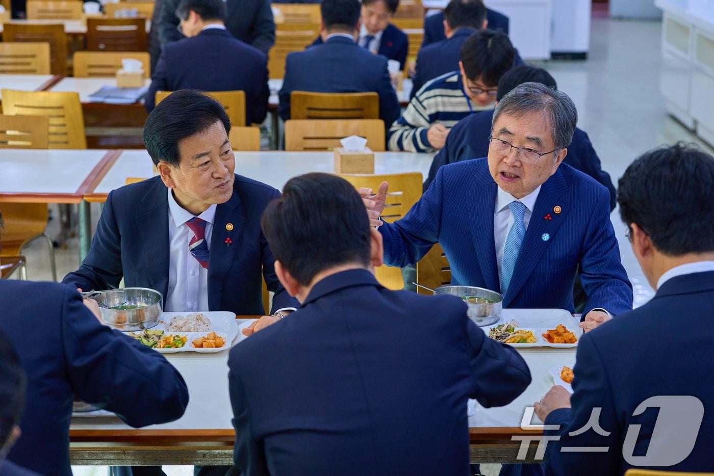 Courtesy of the Blue House