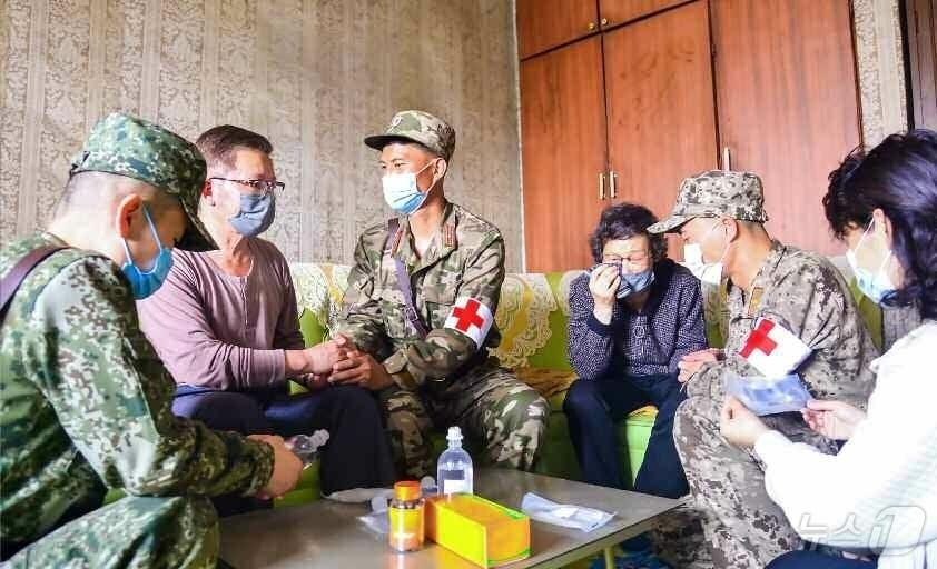 The Rodong Sinmun, the official newspaper of North Korea&#39;s Workers&#39; Party, proclaimed on Monday that the entire nation is one harmonious family, asserting that such a scene is a reality found only in the embrace of the Workers&#39; Party and in the socialist homeland / Rodong Sinmun