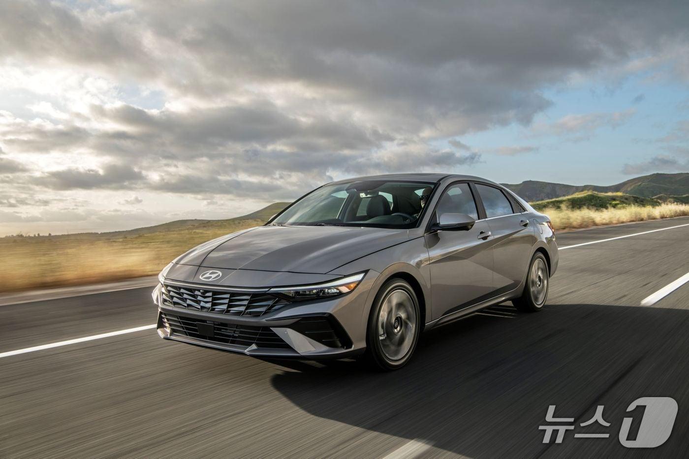 Hyundai Avante &#40;also known as Elantra&#41;