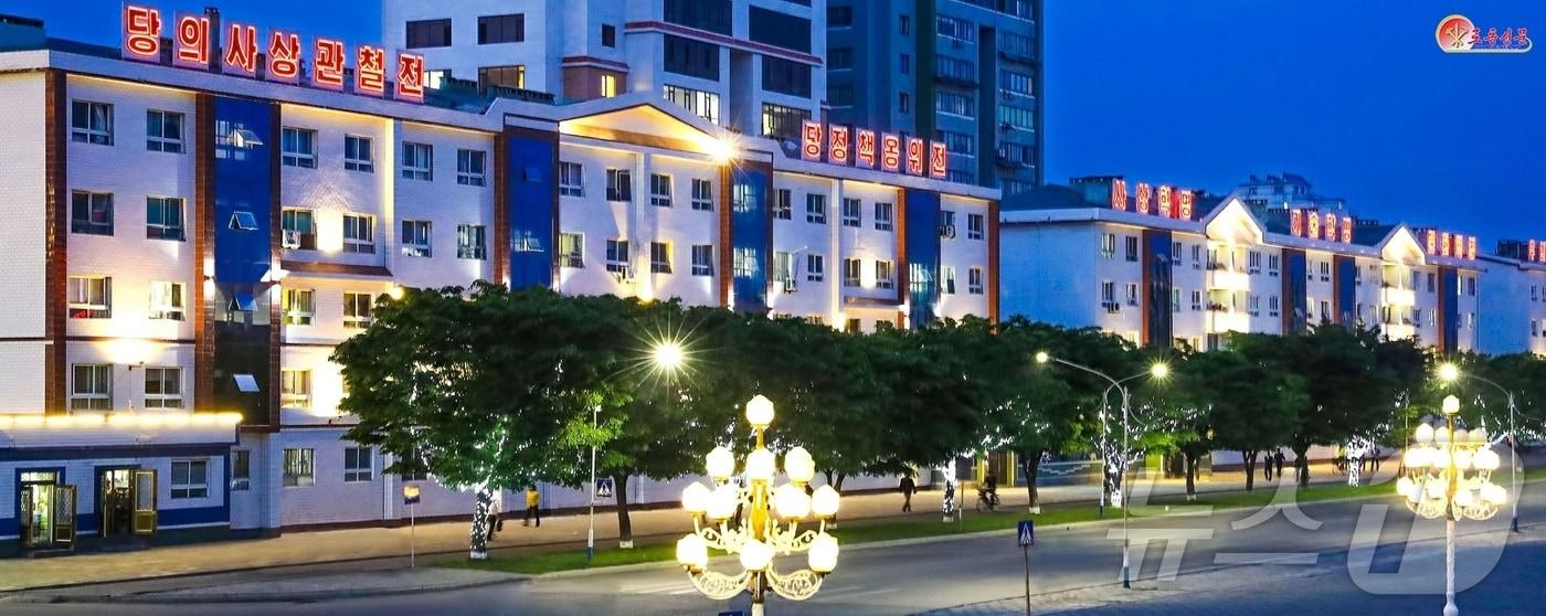 The Workers&#39; Party&#39;s official newspaper, Rodong Sinmun, reported on June 22 that the border gateway city, Sinujiu in North Pyongan Province, is undergoing a dramatic transformation / Rodong Sinmun