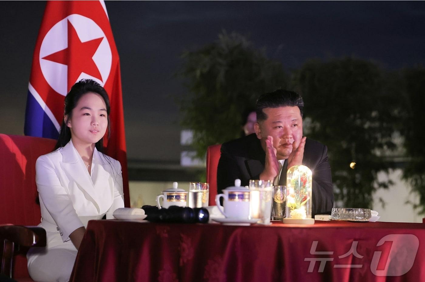 Kim Jong Un and daughter Kim Ju-ae, general secretary of the Workers&#39; Party of North Korea / Rodong Sinmun