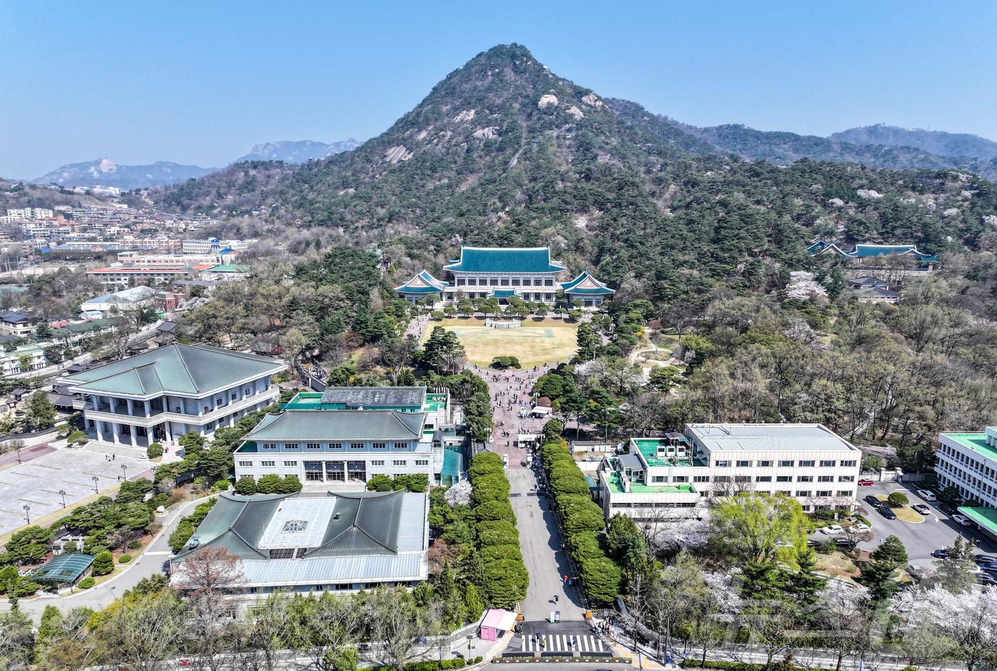 Panoramic view of the Blue House in Jongno-gu, Seoul 2025.6.4 / News1