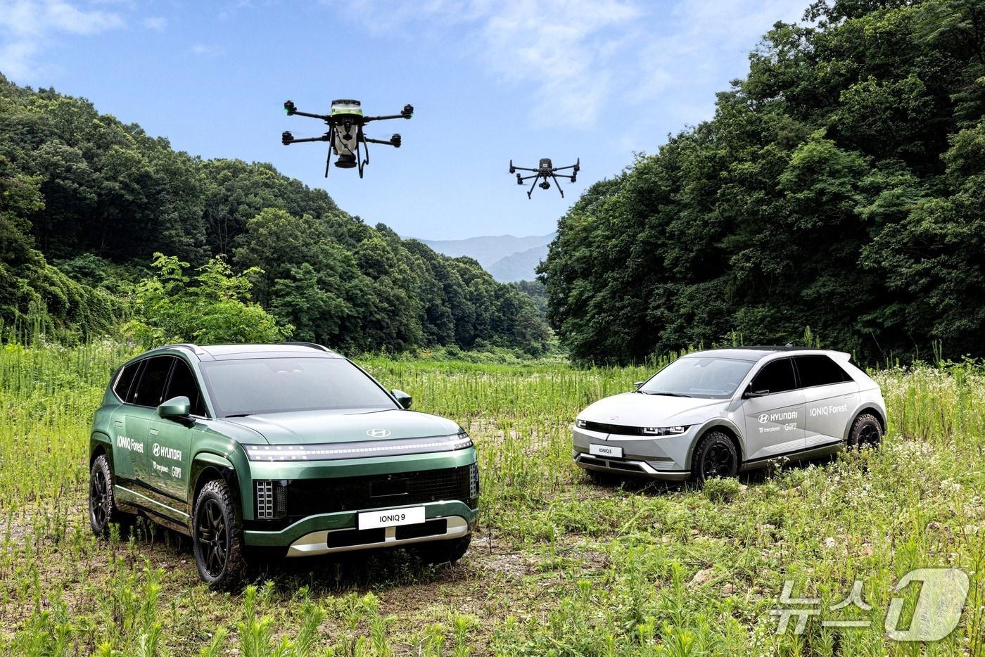 Hyundai&#39;s IONIQ 9 Seed Ball Drone Station and IONIQ 5 Monitoring Drone Station / Provided by Hyundai Motor Company