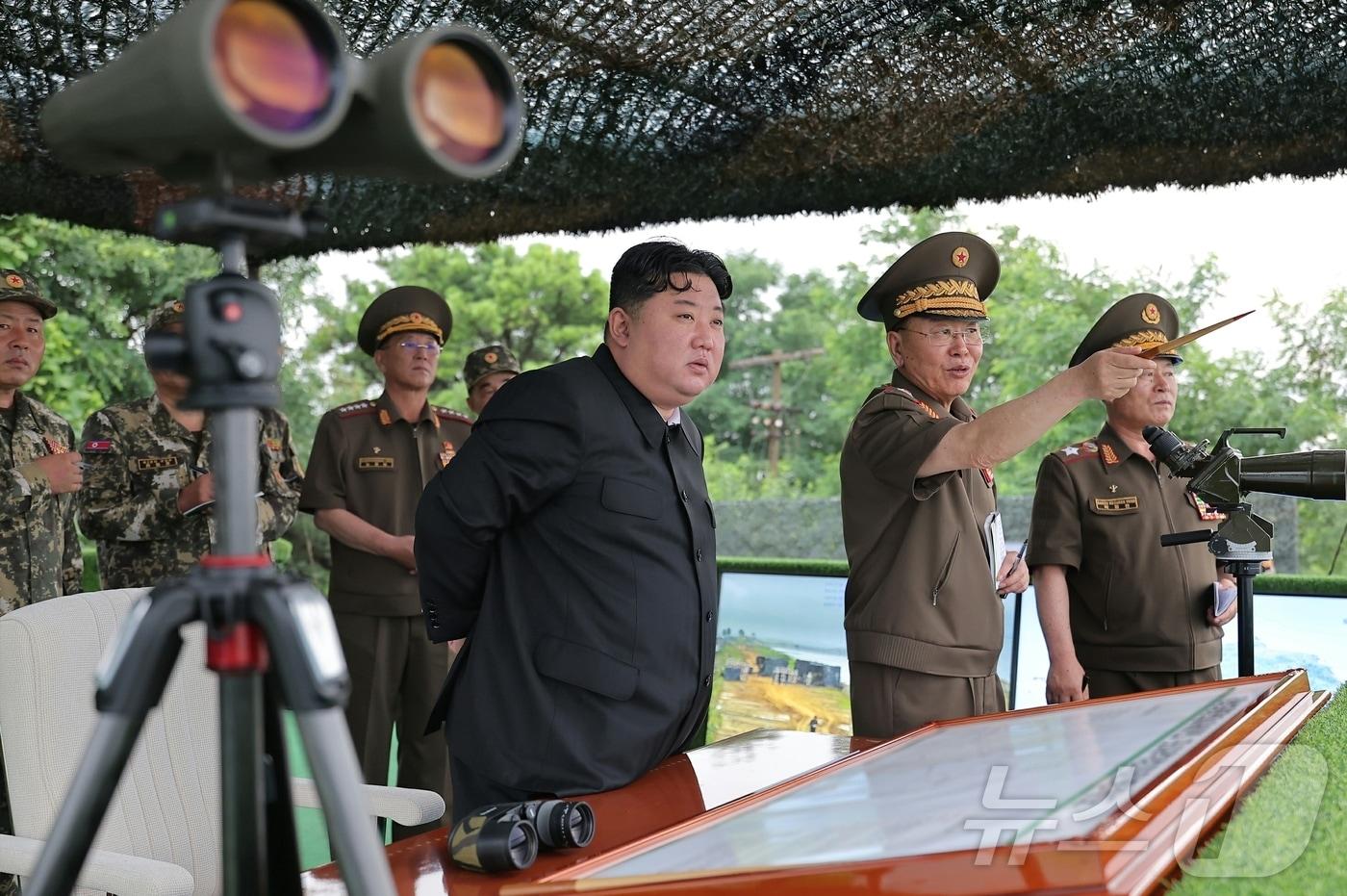 On July 24, the Rodong Sinmun, the official newspaper of the Workers&#39; Party of Korea, reported that amid intense training across the entire army to further strengthen the combat capabilities of the elite revolutionary army, an artillery competition between artillery units of the Korean People&#39;s Army Combined Forces was held on July 23 / Rodong Sinmun