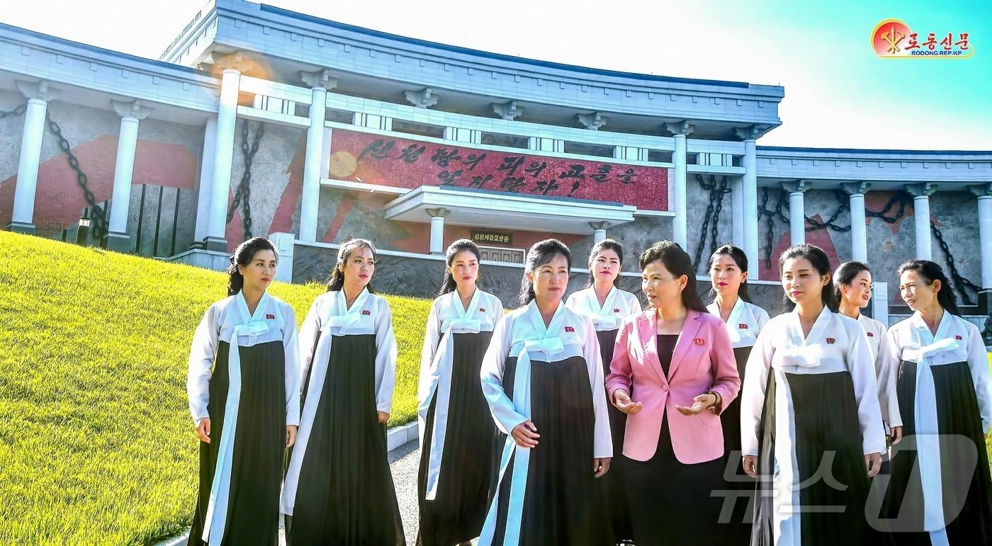 Workers &#40;cadres&#41;, lecturers, and staff at the Shincheon Class Education Center are working with renewed determination, the North Korean Workers&#39; Party official newspaper, Rodong Sinmun, reported on Wednesday / Rodong Sinmun