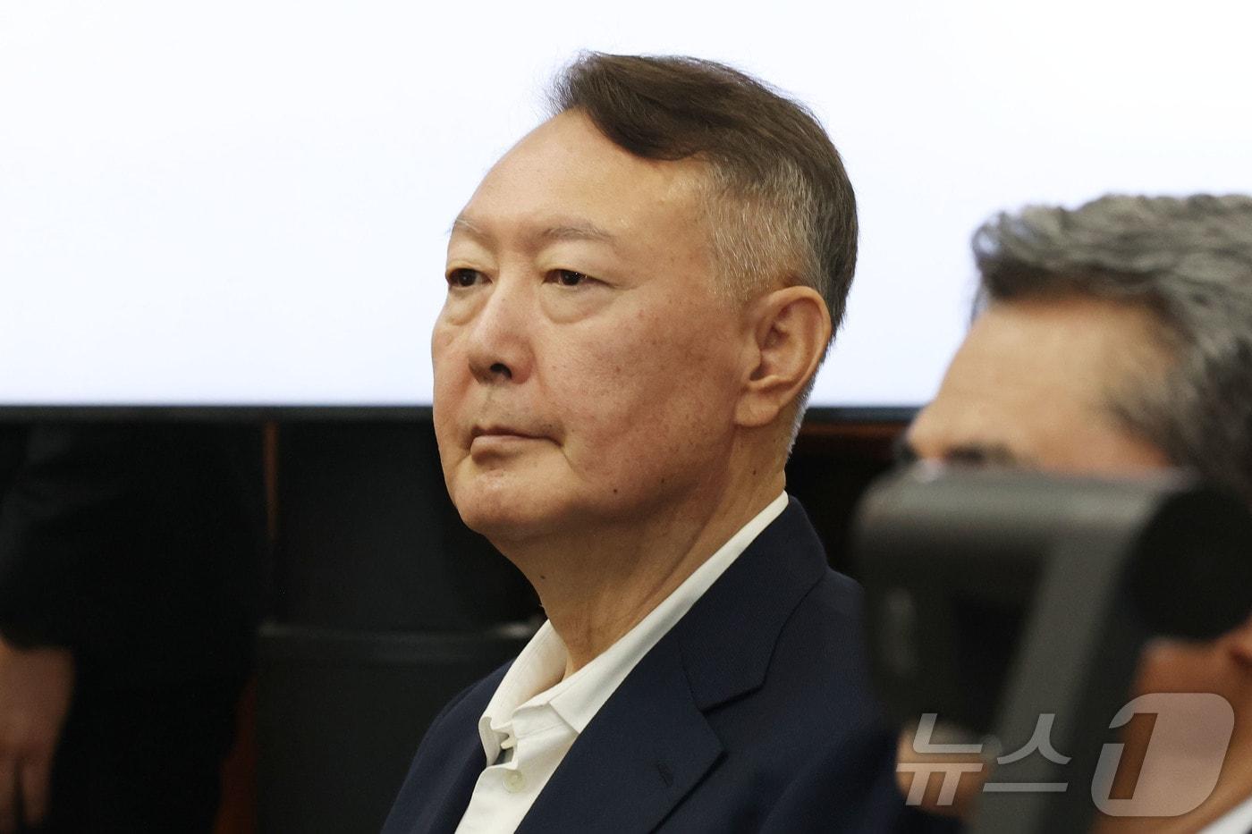 Former President Yoon Suk Yeol is seated at the Seoul Central District Court in Seocho-dong, Seoul, on September 26, attending his trial on charges of obstructing special public duties. 2025.9.26 / News1