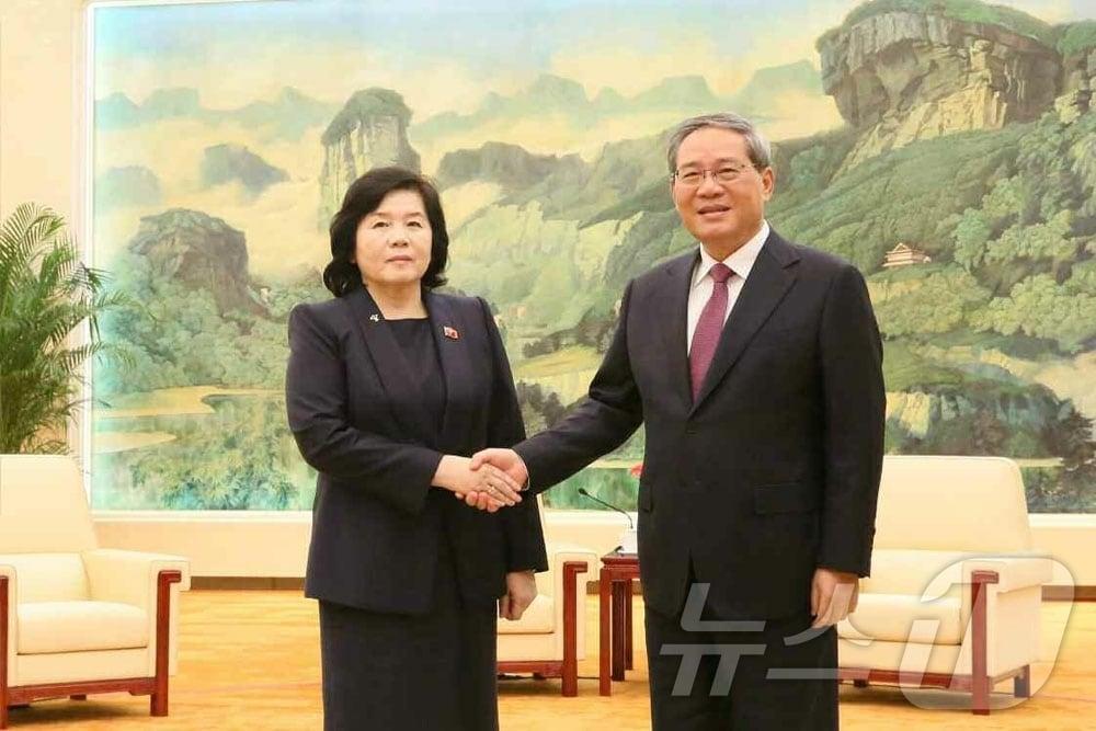 The Rodong Sinmun, the official newspaper of North Korea&#39;s Workers&#39; Party, reported on September 30 that Foreign Minister Choe Son-hui met with Chinese Premier Li Qiang on the previous day / For Use Only in the Republic of Korea. Redistribution Prohibited / Rodong Sinmun