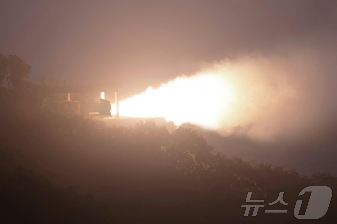 Scene of North Korea&#39;s ground-based ejection test of a carbon-fiber solid rocket motor &#40;engine&#41; conducted on September 8 / Rodong Sinmun
