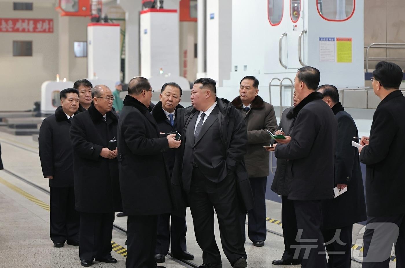 Kim Jong Un, General Secretary of the Workers' Party of Korea, attended the completion ceremony for the first phase of the modernization project at the Ryongsong Machinery Complex on January 20. During his on-site guidance, Kim dismissed Yang Seung-ho, Deputy Prime Minister of the Cabinet / Rodong Sinmun