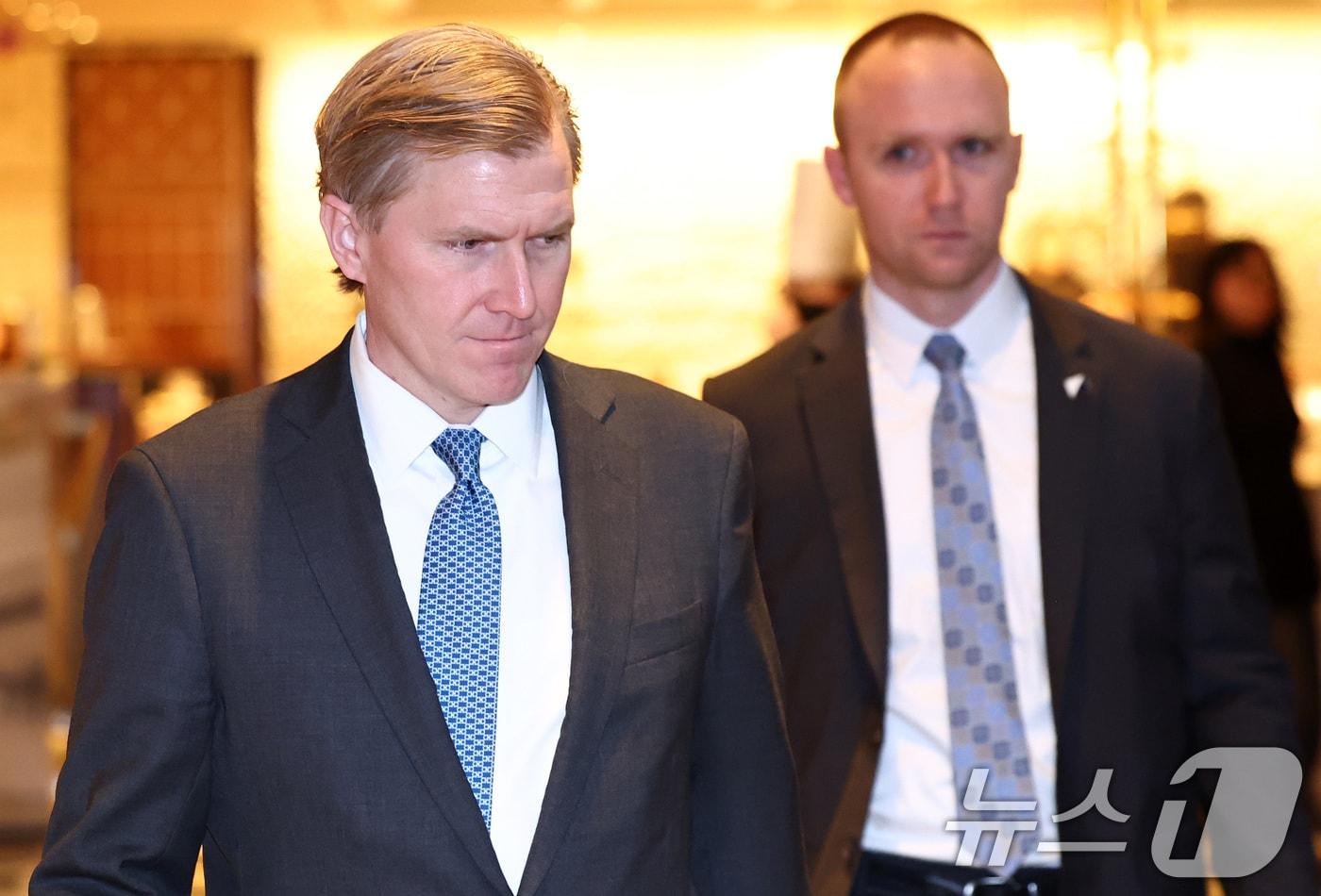 U.S. Deputy Secretary of Defense for Policy Elbridge Colby exits the venue after concluding discussions on diplomatic and security issues with Foreign Minister Cho Hyun at the Four Seasons Hotel in Jongno-gu, Seoul, on Monday morning 2026.1.26 / News1