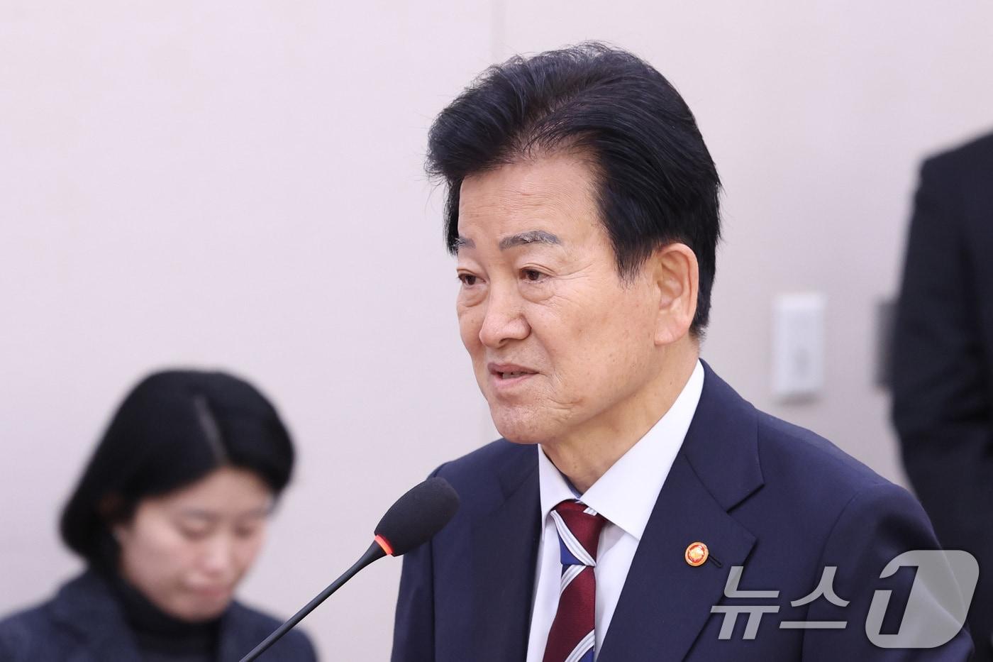 Unification Minister Chung Dong-young speaks at a plenary session of the Foreign Affairs and Unification Committee held at the National Assembly in Yeouido, Seoul, on January 28 2026.1.28 / News1