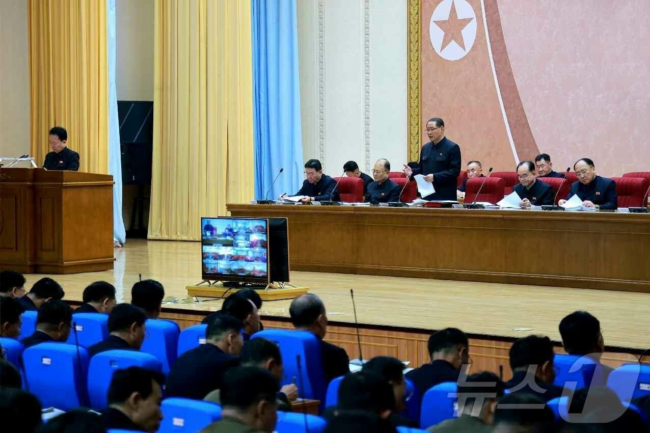 The Rodong Sinmun, the official newspaper of North Korea's Workers' Party, reported that the 2025 Agricultural Summary Conference was held via video conference from Tuesday to Wednesday / Rodong Sinmun