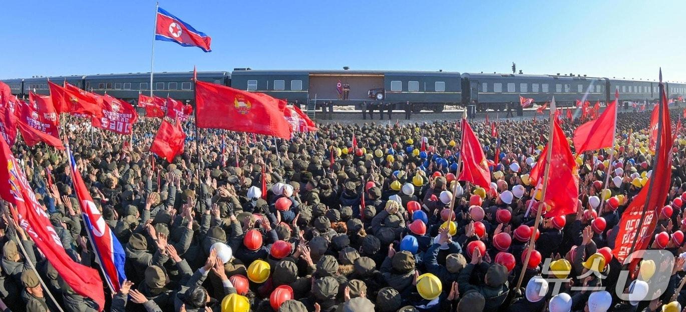 The Rodong Sinmun, the official newspaper of the Workers' Party of Korea, reported on January 3 that Comrade Kim Jong Un visited the construction site of the Sinuiju Greenhouse Complex Farm on the previous day and congratulated and encouraged all the young vanguard and military construction workers who welcomed the meaningful New Year amid the struggle to glorify the Party's 9th Congress with glorious achievements / Rodong Sinmun