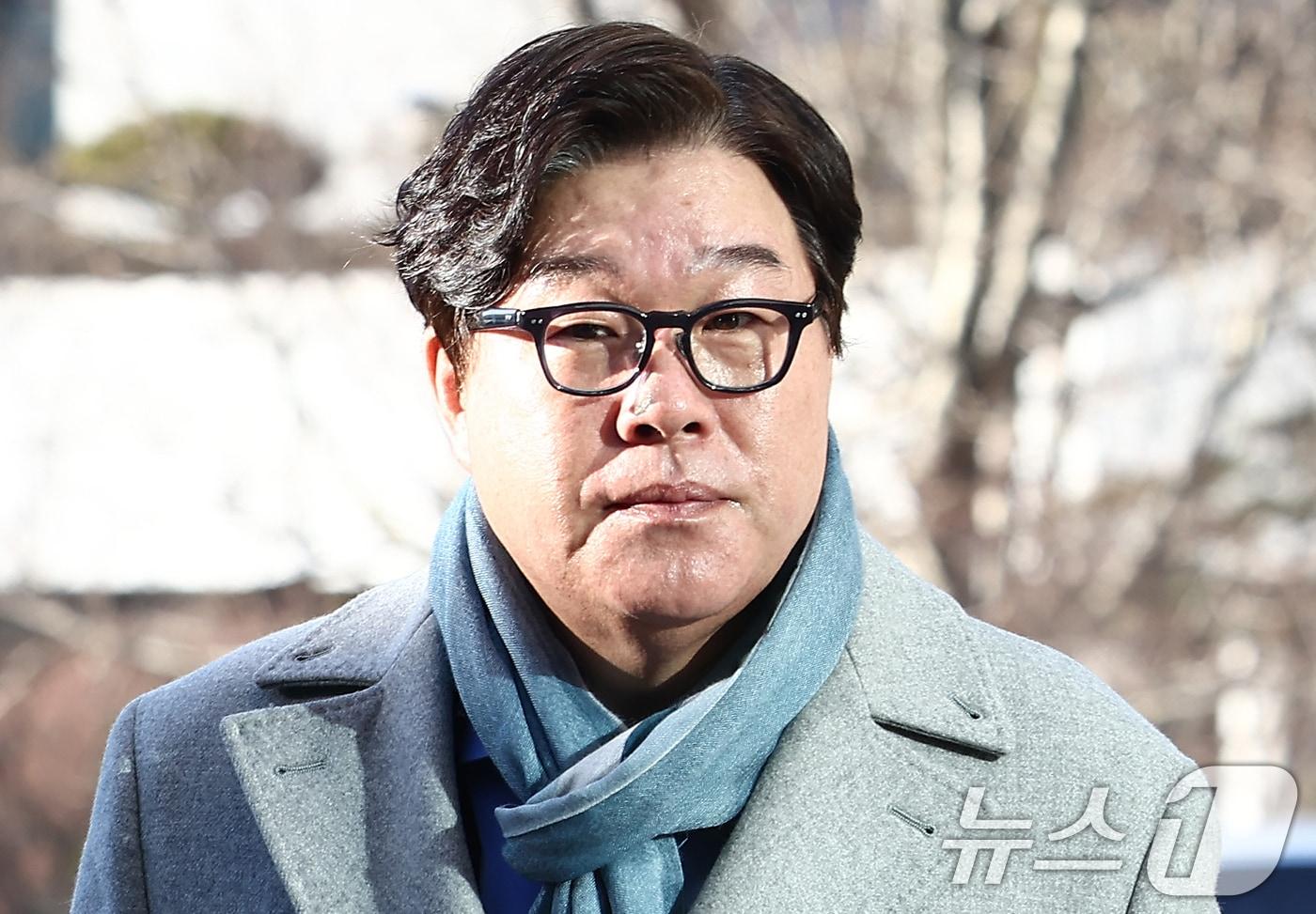 Former Double Bubble Chairman Kim Sung-tae arrived at the Seoul High Prosecutors' Office in Seocho-gu, Seoul, on the morning of January 8 to undergo questioning regarding allegations of coercion of testimony that surfaced during the investigation into Ssangbangwool Group's North Korea remittance 2026.1.8 / News1
