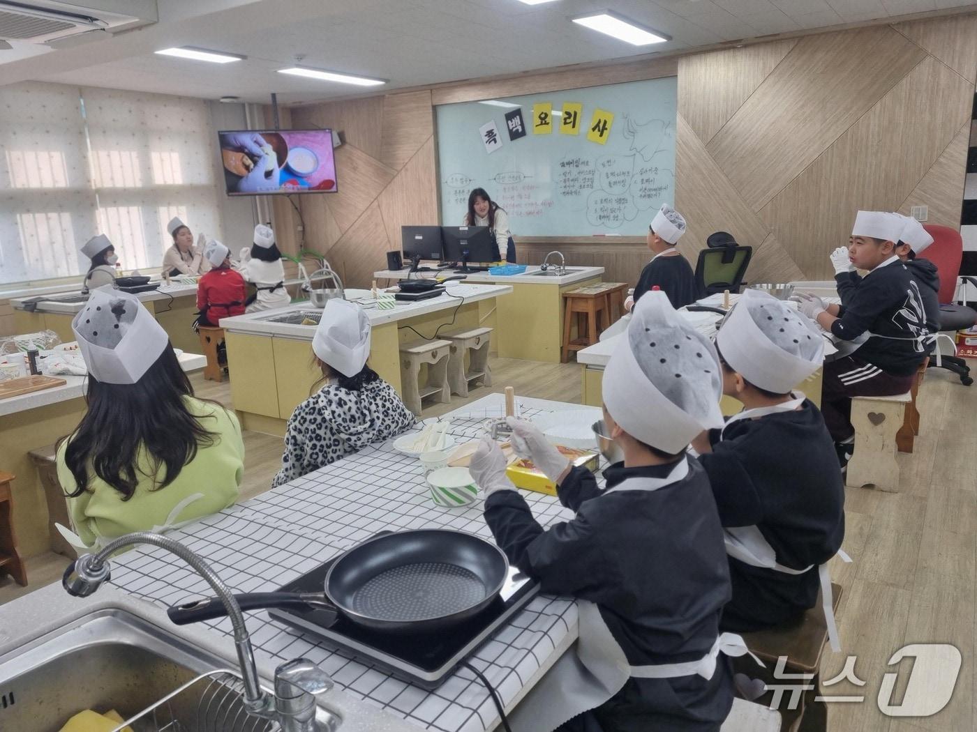Students participating in the 2025 Summer Vacation School for North Korean Background Students / Seoul Metropolitan Office of Education