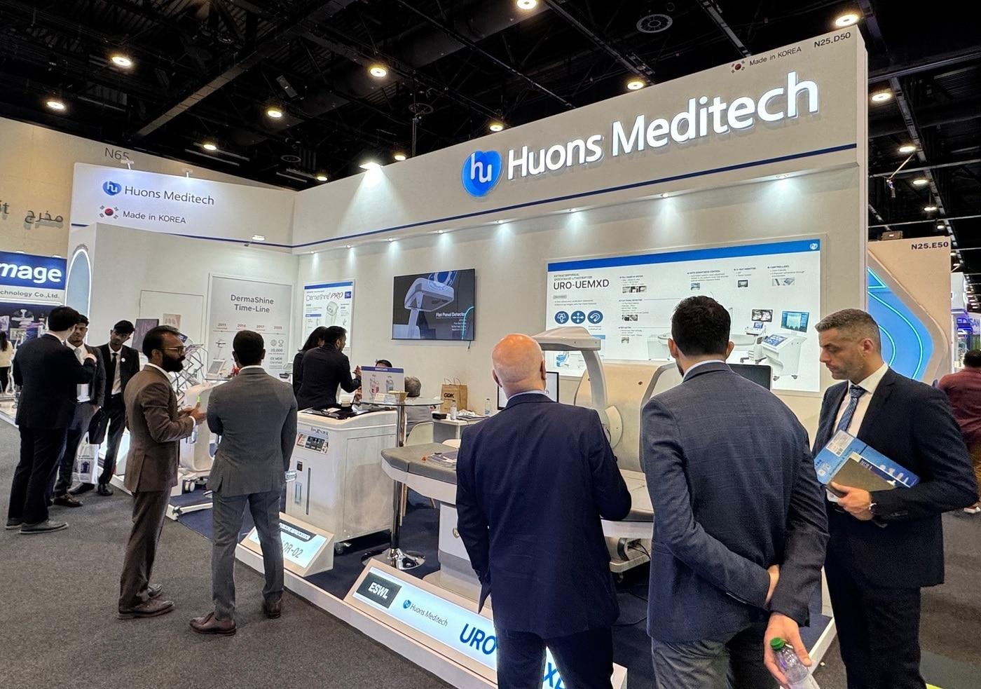 Buyers participating in WHX Dubai 2026 are touring the Huons Meditech exhibition booth (Provided by Huons Meditech) / News1