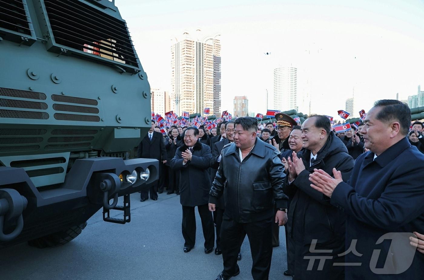 The 600mm Large-Caliber Rocket Launcher Presentation Ceremony held on February 18 / Rodong Sinmun