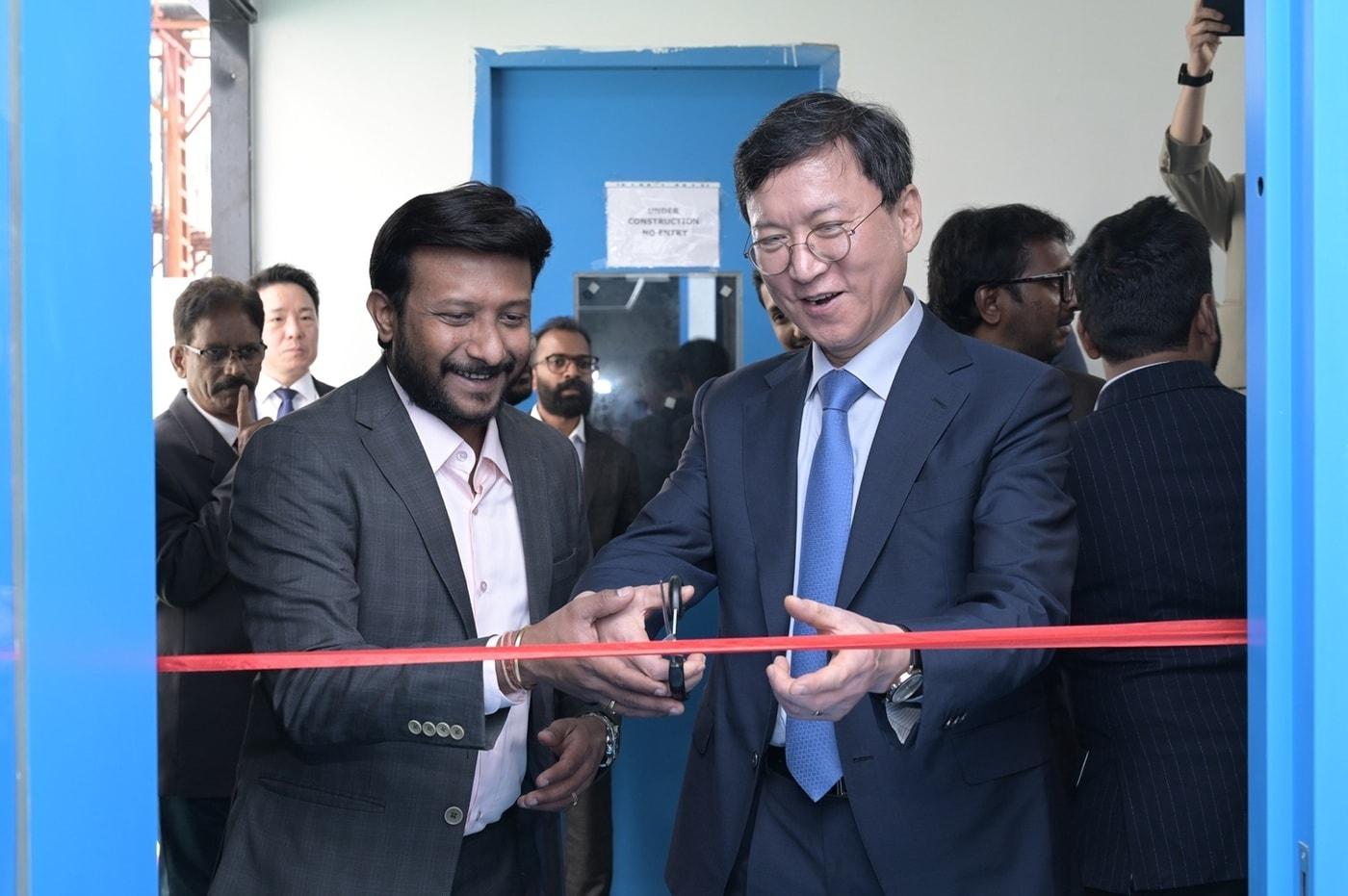 Yoon Seong-tae, Chairman of Huons Group, attended the completion ceremony for the disinfector production line at India's Vasu Group (Provided by Huons Group) / News1