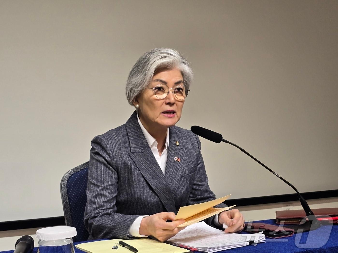Ambassador Kang Kyung-wha addresses the gathering during a meeting with Korean correspondents held at the Korean Cultural Center in Washington, D.C., on Tuesday 2026.02.24 / News1