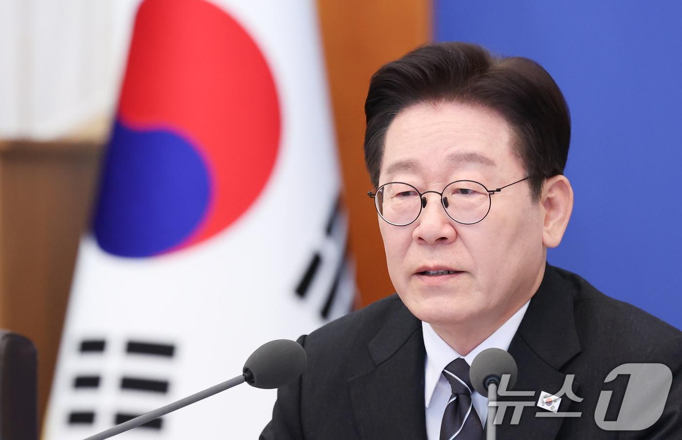 President Lee Jae Myung speaks at a cabinet meeting held at the Blue House on Tuesday 2026.3.10 / News1