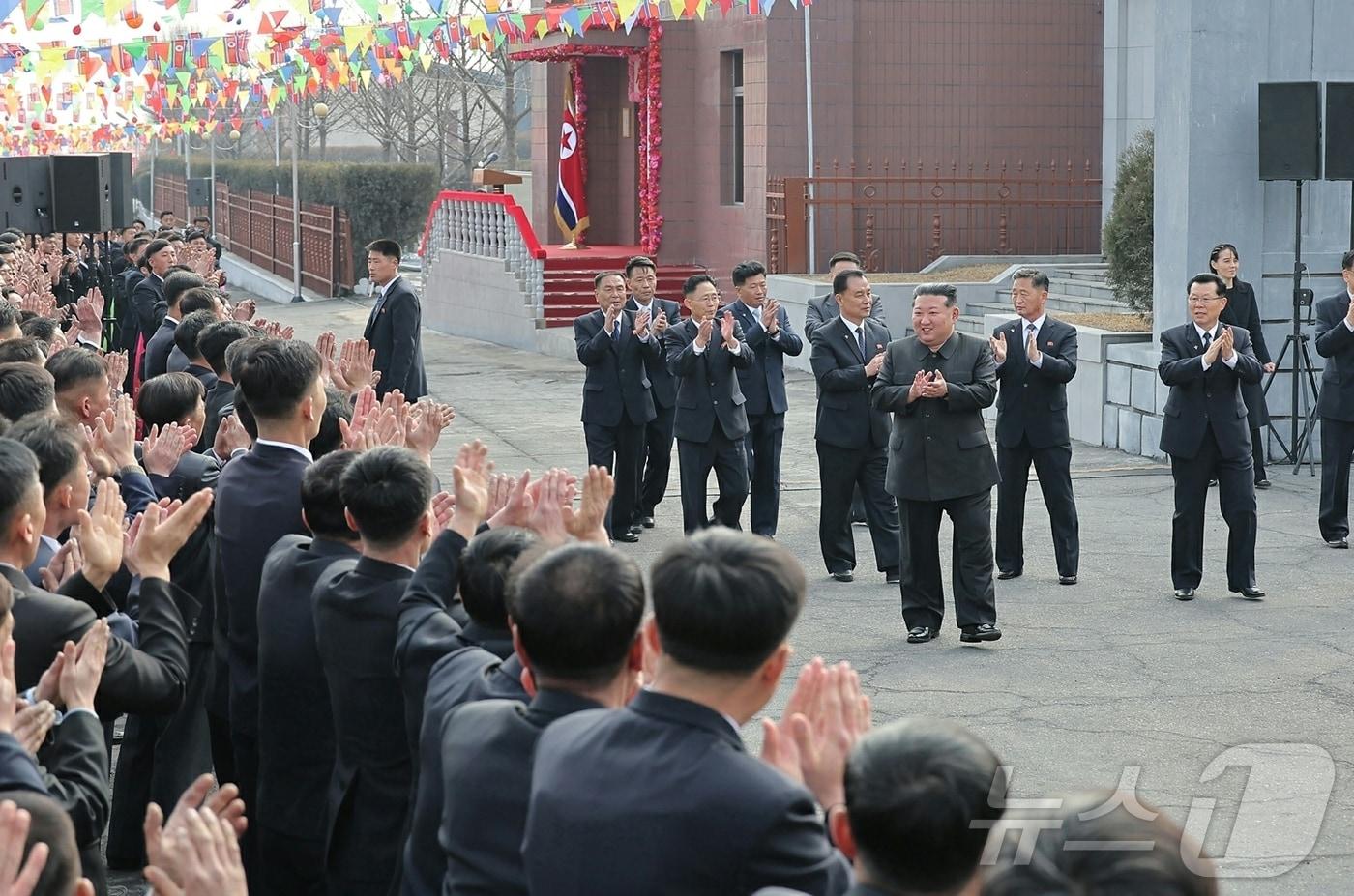 On Monday, Rodong Sinmun, the official newspaper of North Korea’s Workers’ Party, reported that elections for the 15th Supreme People’s Assembly of the Democratic People’s Republic of Korea were held on March 15 in all constituencies nationwide, adding that Kim Jong Un, General Secretary of the Party, visited a polling station set up at the Chonsong Youth Coal Mine, part of the Suncheon District Youth Coal Mine United Enterprise, to cast his vote / Rodong Sinmun
