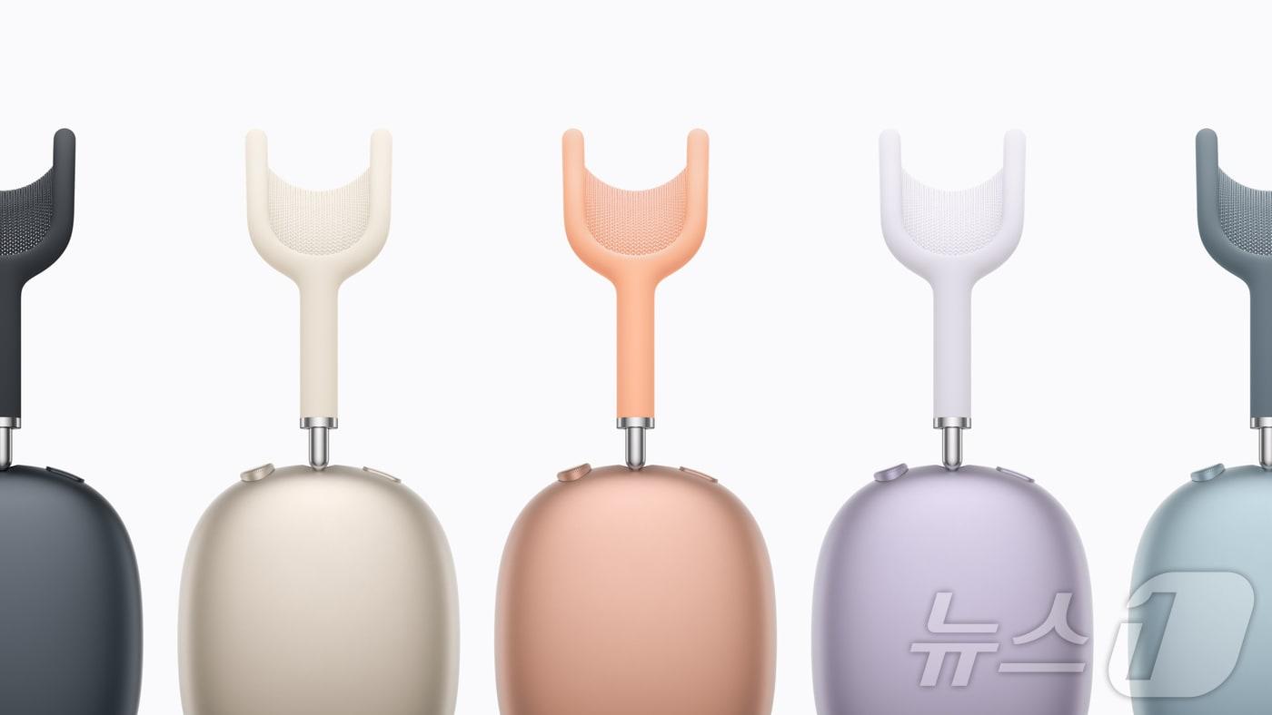 Apple unveiled the next-generation headphones AirPods Max 2 on March 17, featuring significantly improved active noise cancellation (ANC) and new artificial intelligence (AI)-powered capabilities / Courtesy of Apple