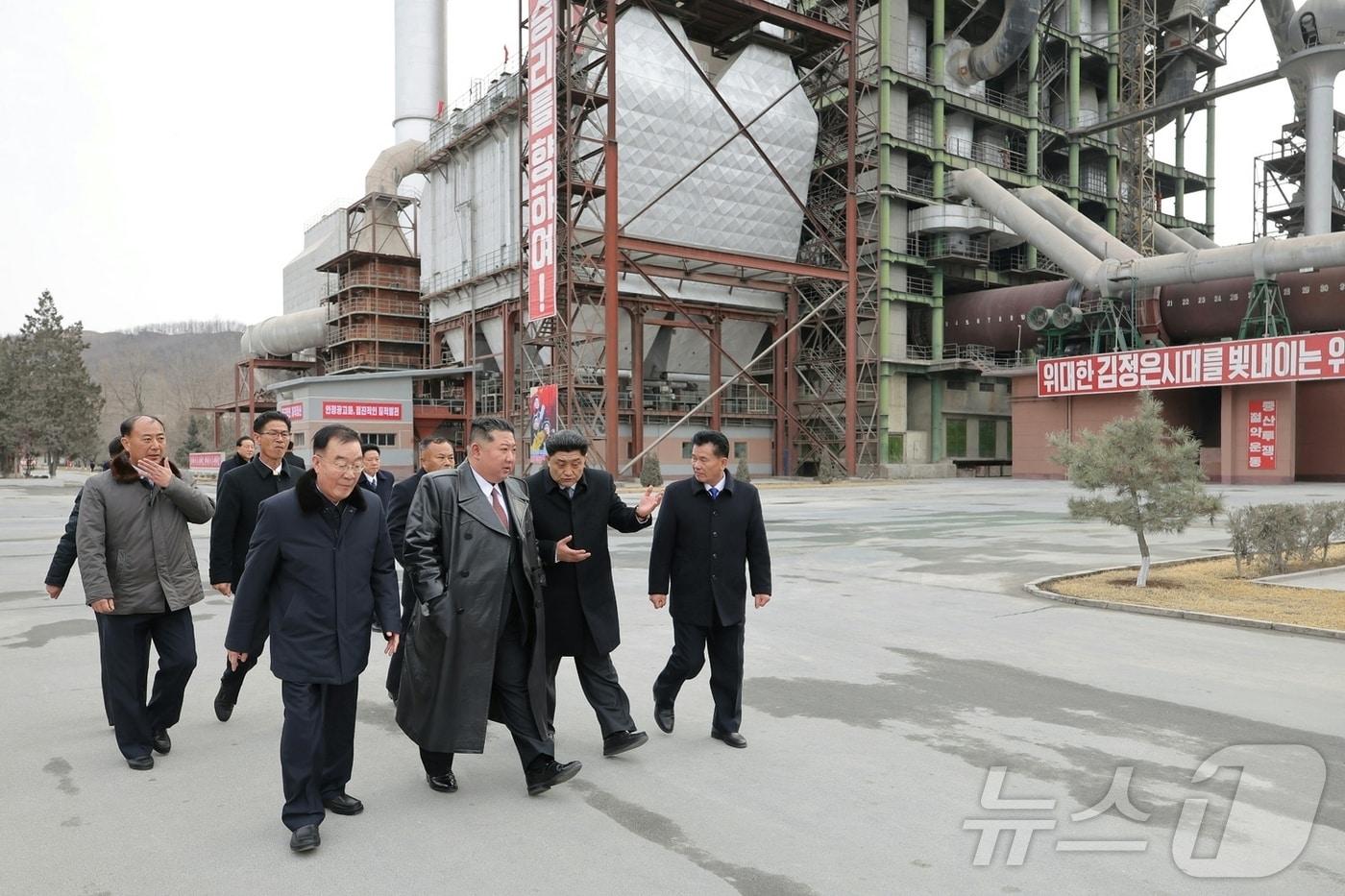 The Rodong Sinmun, the official newspaper of North Korea's Workers' Party, reported on Monday that Kim Jong Un, General Secretary of the Workers' Party, visited the Sangwon Cement Complex in Sangwon County, North Hwanghae Province, on the previous day and encouraged increased production to implement the decisions of the 9th Party Congress / Rodong Sinmun
