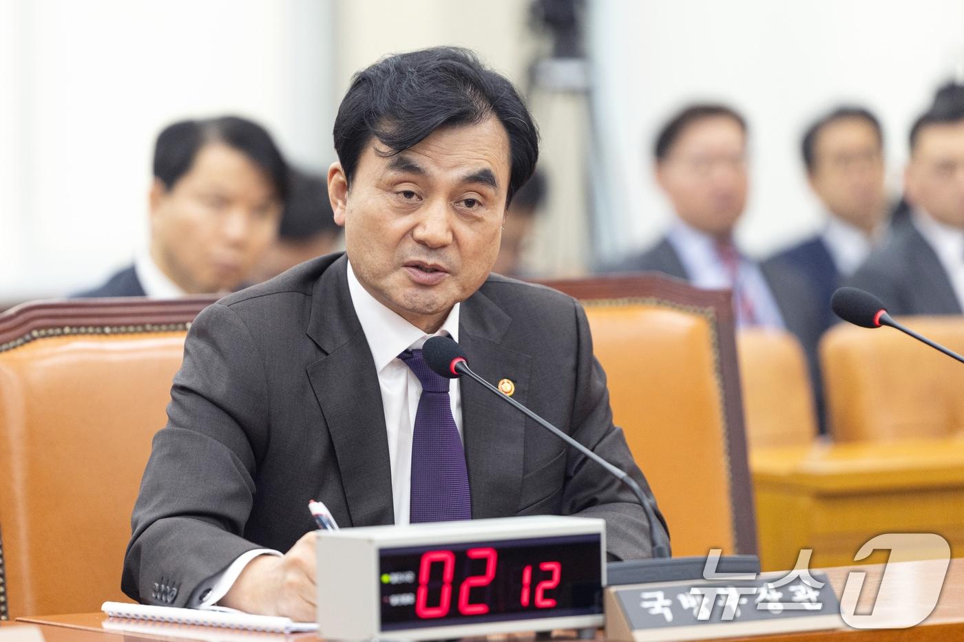 Defense Minister Ahn Gyu-back is responding to questions from lawmakers at the second plenary session of the National Assembly’s Defense Committee during the 433rd session (extraordinary session) held at the National Assembly in Yeouido, Seoul, on Tuesday 2026.3.24 / News1
