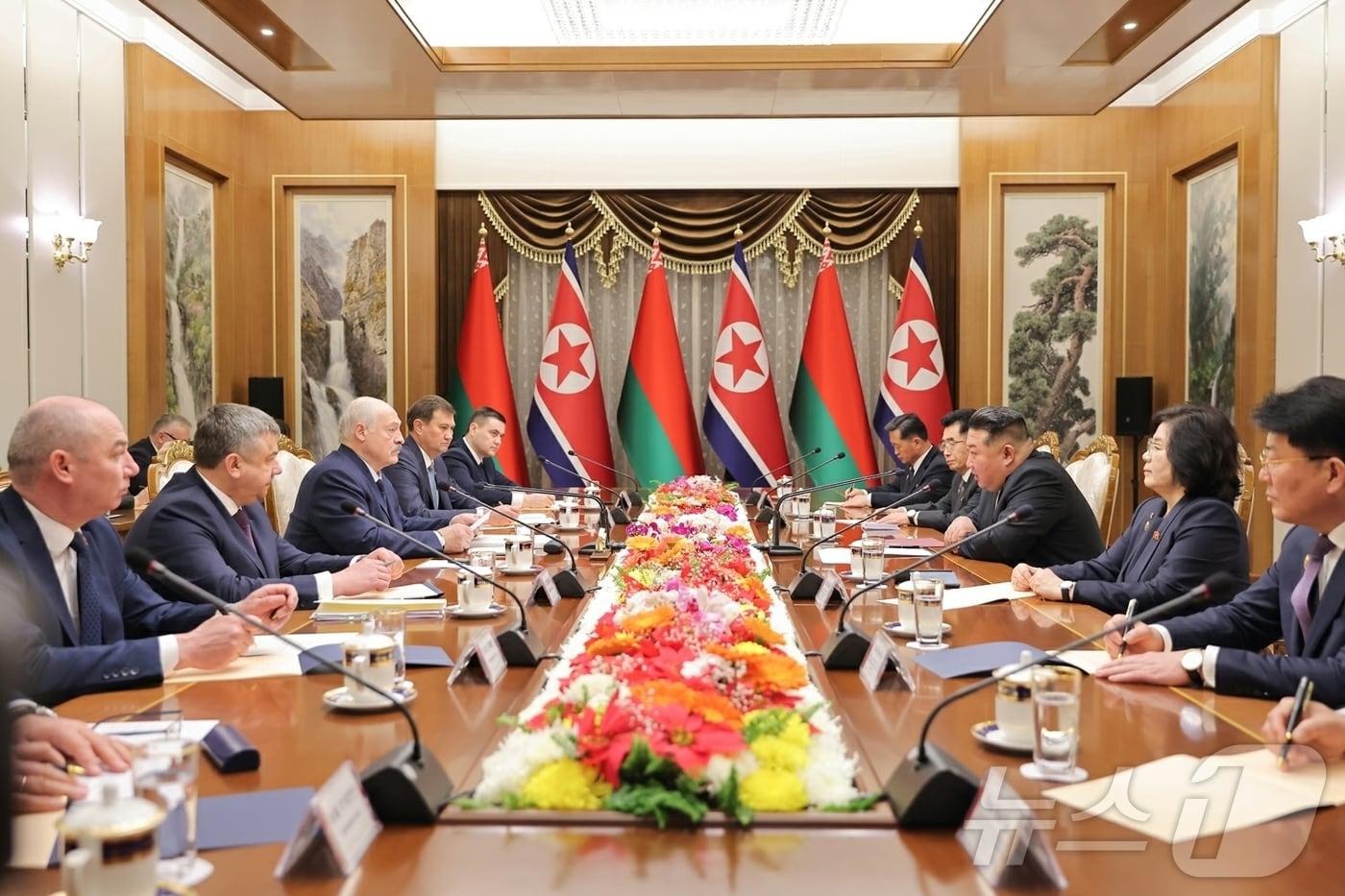 On Friday, Rodong Sinmun, the official newspaper of North Korea’s Workers’ Party, reported that Comrade Kim Jong Un held talks on Thursday with Comrade Alexander Lukashenko, President of the Republic of Belarus, who is currently on an official visit to the country / Rodong Sinmun