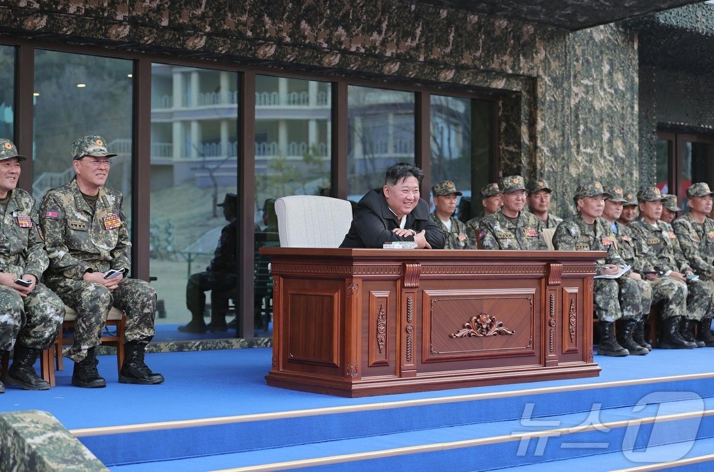 Kim Jong Un, General Secretary of North Korea's Workers' Party, inspecting a special forces training exercise / Rodong Sinmun
