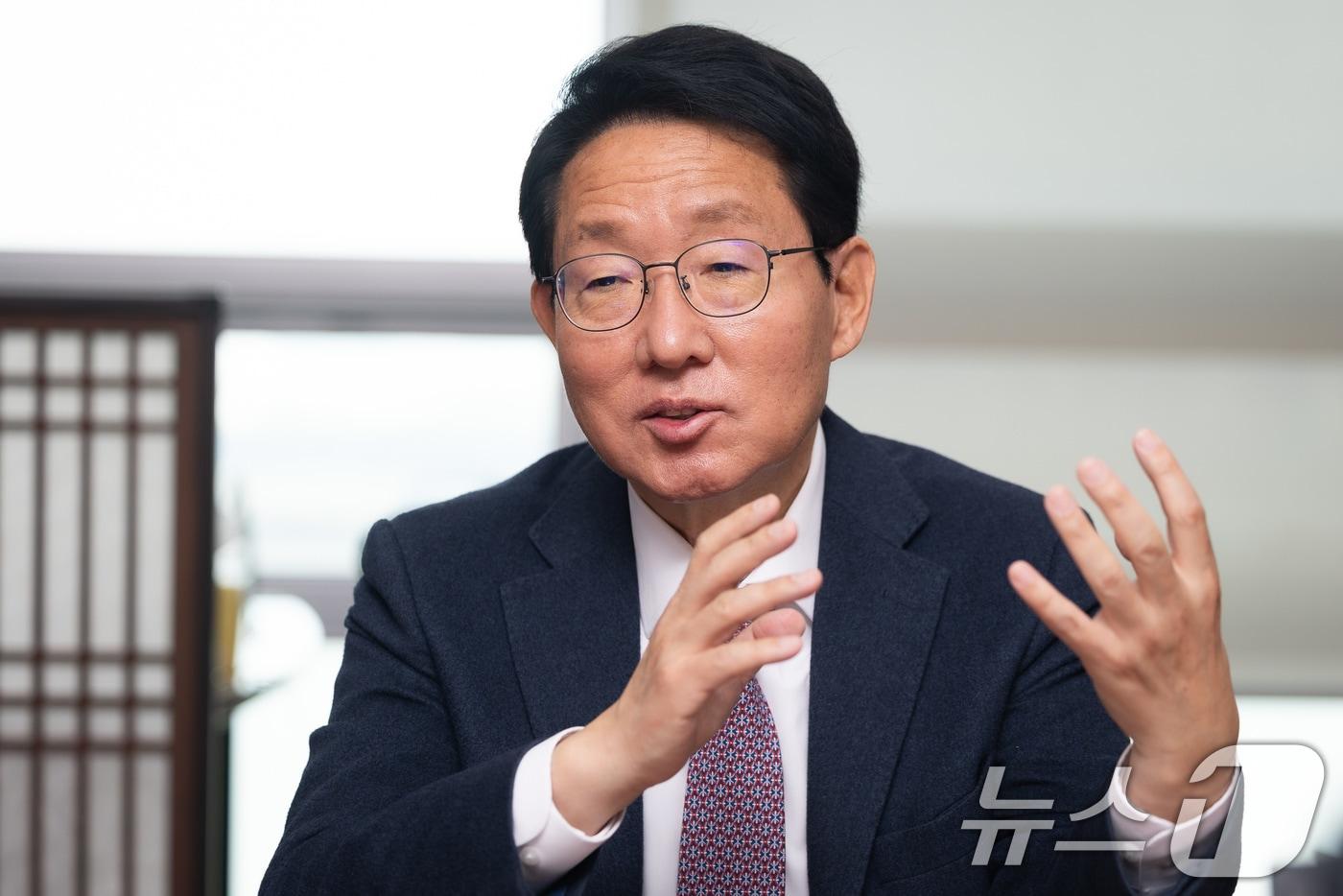 Kim Sang-hoon, Chairman of the Special Committee for the Processing of the Special Act on Investment in the U.S., is interviewed by News1 at the National Assembly Members' Office Building in Yeouido, Seoul, on Monday / News1