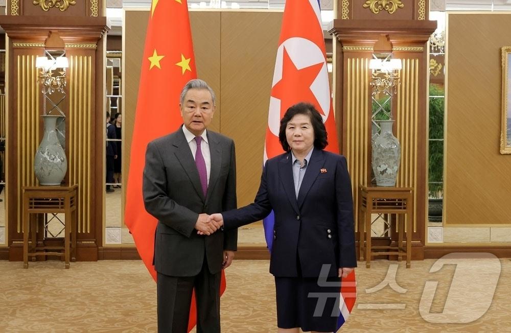 The Rodong Sinmun, the official newspaper of North Korea’s Workers’ Party, reported on Friday that Foreign Minister Choe Son-hui held talks the previous day at the Kumsusan State Guest House with Wang Yi, a member of the Political Bureau of the CPC Central Committee and Minister of Foreign Affairs / Rodong Sinmun