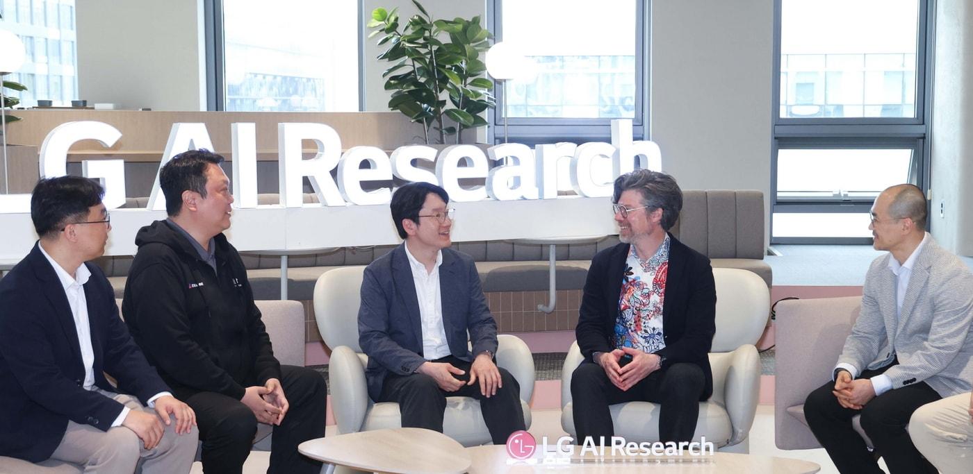 On Tuesday afternoon, executives from LG AI Research and NVIDIA agreed to strengthen their technological alliance at the LG AI Research Center in Magok, Seoul / Provided by LG