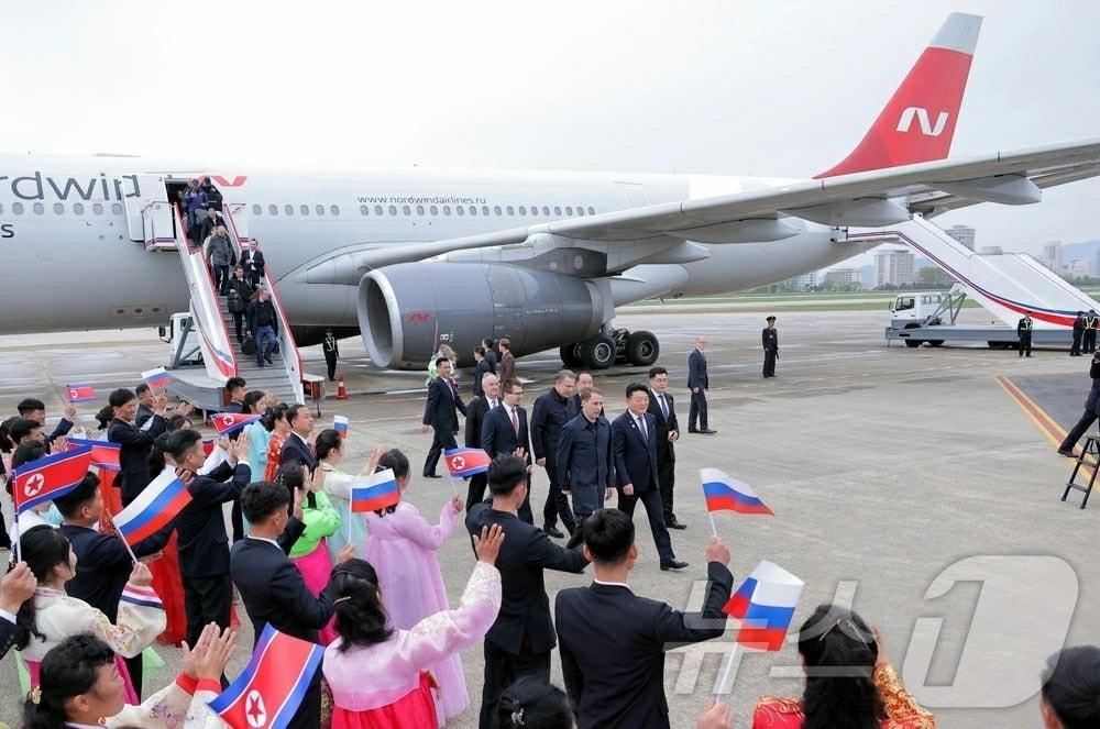 The Rodong Sinmun, the official newspaper of North Korea’s Workers’ Party, reported on Thursday that a Russian government delegation arrived in Wonsan on Wednesday to attend the groundbreaking ceremony for the North Korea-Russia Friendship Hospital / Rodong Sinmun