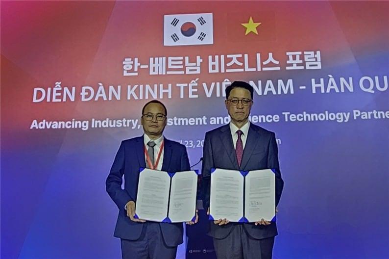 Bae Byeong-jun, President of Hyundai Bio, and Pham Thu Trieu, CEO of Bepharco / Provided by Hyundai Bio