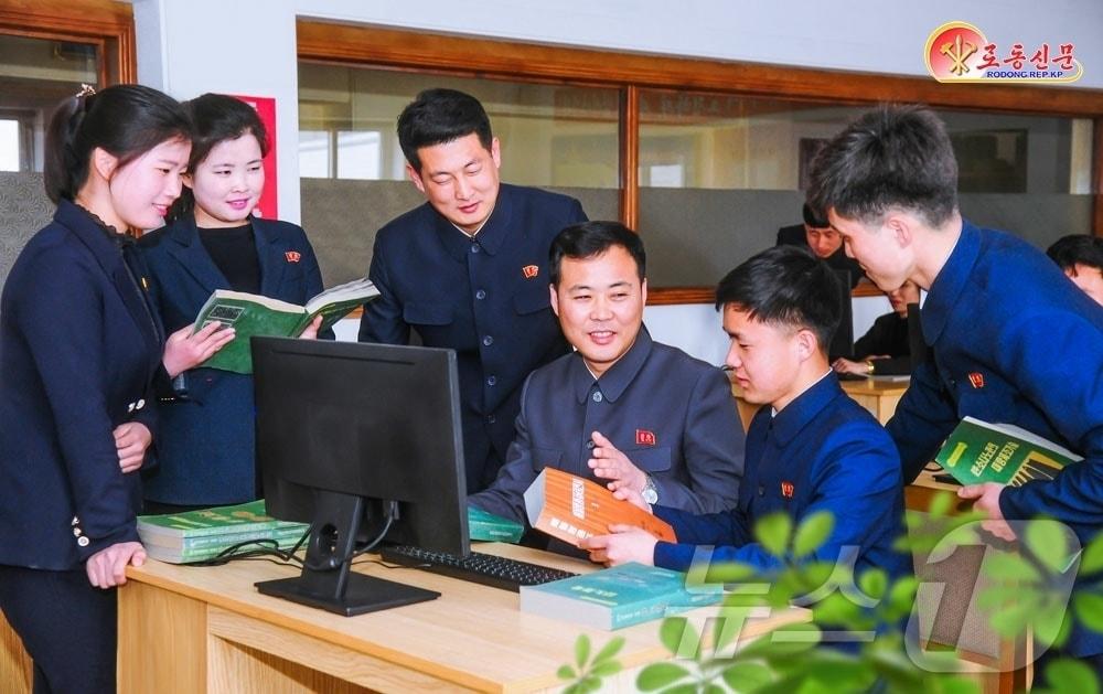 On April 4, Rodong Sinmun, the official newspaper of North Korea’s Workers’ Party, highlighted a junior Party cadre at the Nanoengineering Branch of the State Academy of Sciences who is inspiring others to achieve results in scientific research / Rodong Sinmun