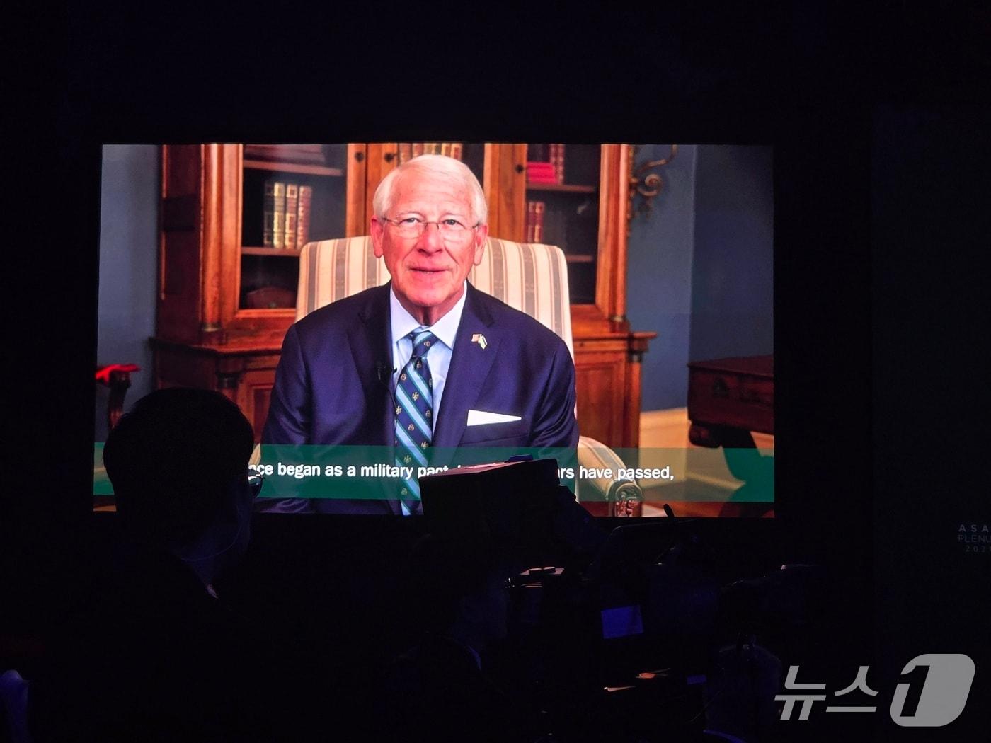 Roger Wicker, Chairman of the U.S. Senate Armed Services Committee (R-Mississippi), delivers a video message at the Asan Plenum 2026 forum held at the Grand Hyatt Seoul on Wednesday under the theme of Alliance Modernization 2026.04.08 / News1