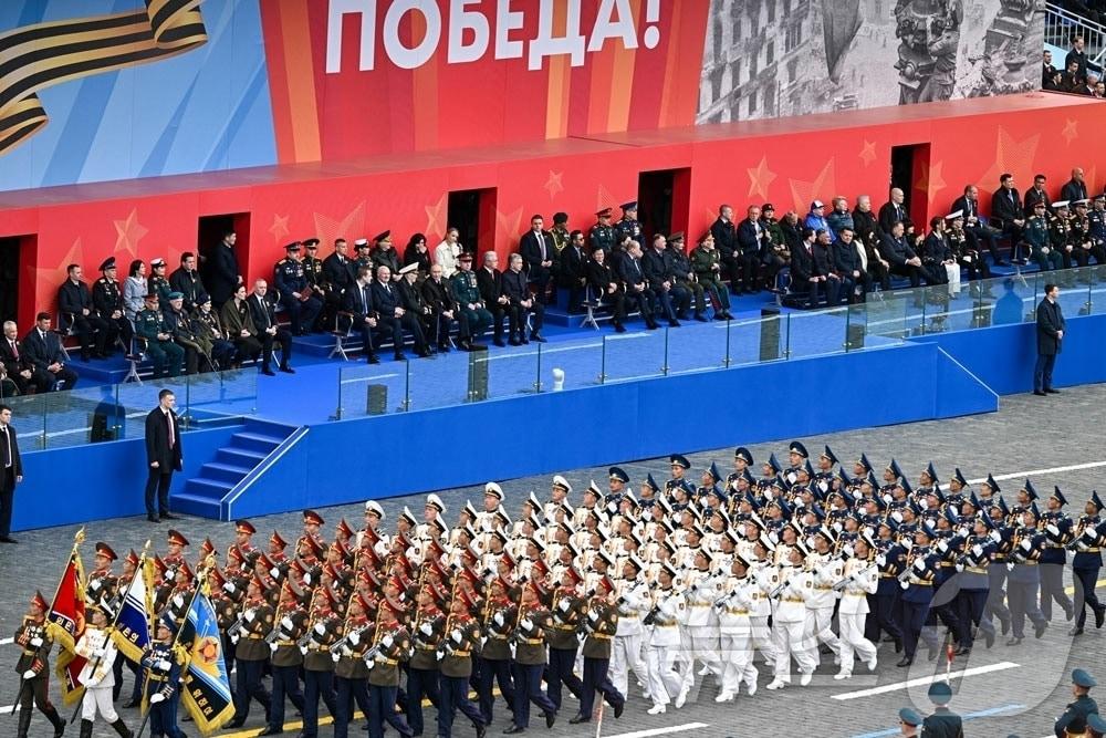 On May 10, Rodong Sinmun, the official newspaper of North Korea’s Workers’ Party, reported that a military parade was held on May 9 at Moscow’s Red Square to mark the 81st anniversary of the victory in the Great Patriotic War, adding that a combined contingent of the Korean People’s Army’s ground, naval, and air forces participated in the Victory Day parade in Moscow / Rodong Sinmun
